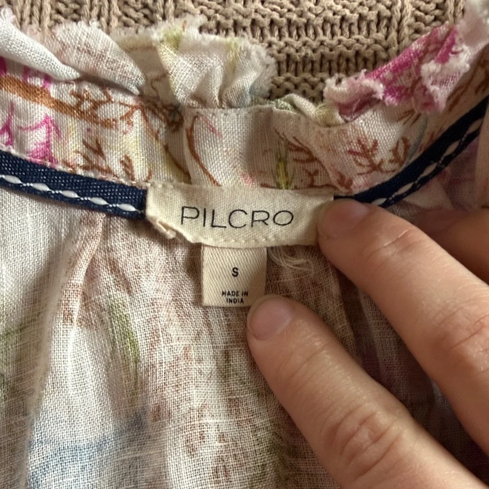 100% Linen Pilcro Floral V-Neck Sleeveless Top in Multi Colors - Picture 6 of 10